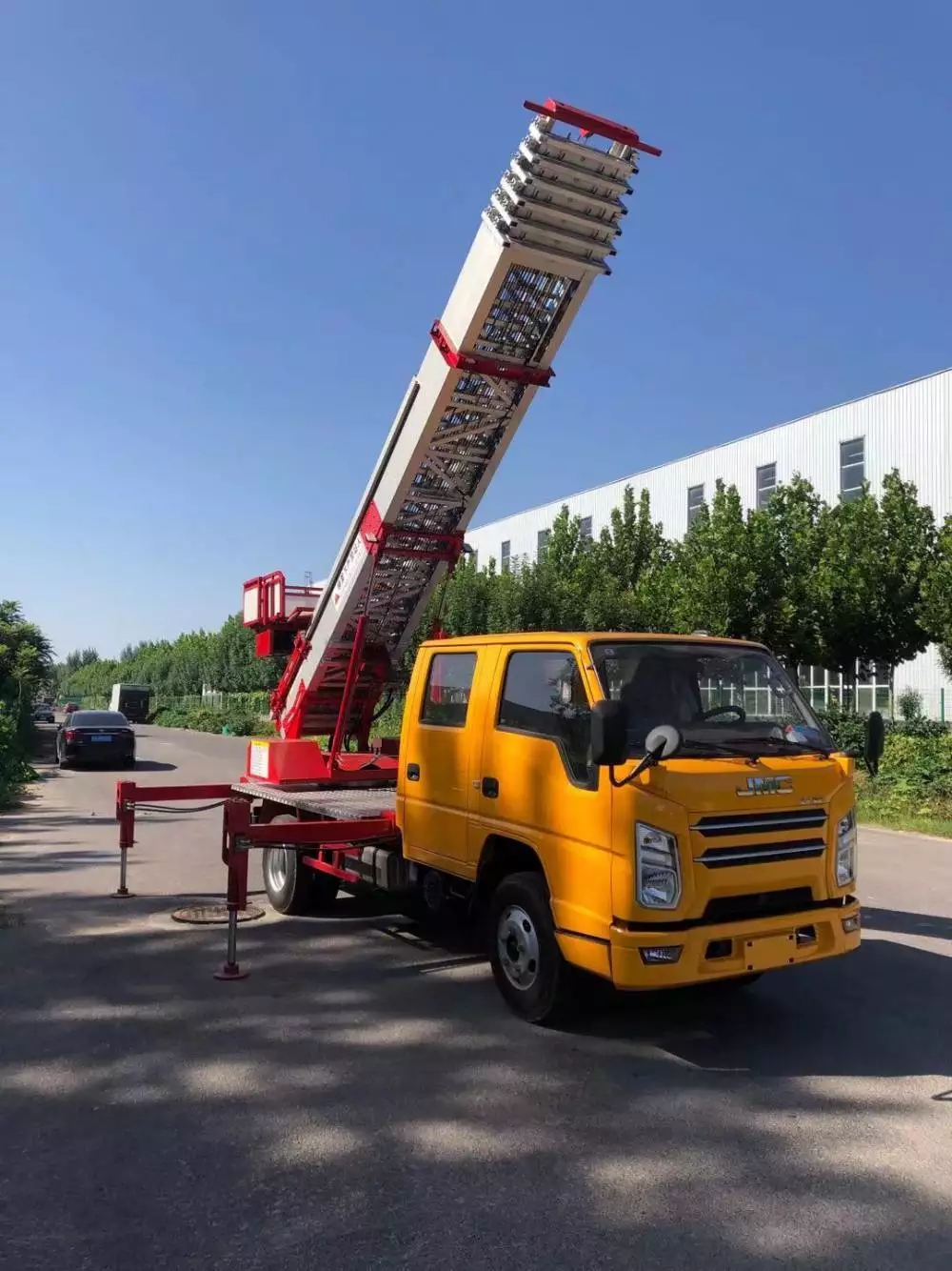 魏县附近的云梯车出租服务：轻松解决高空作业需求